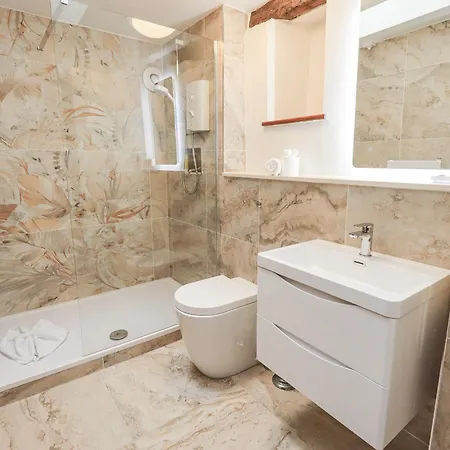 Horse And Farrier Barn *